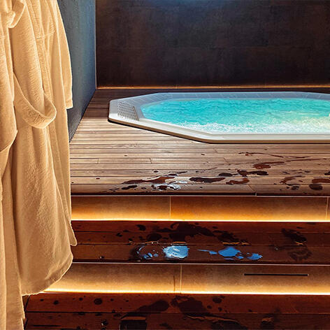 Pool Decks & Hot Tub Decks